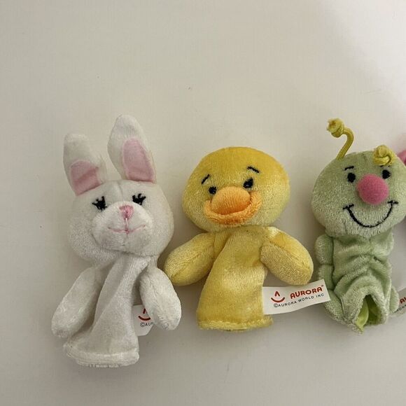 Aurora Fancy Pals Carrot Carrier Purse with 4 Finger Puppets Plush Toy - Picture 5 of 9